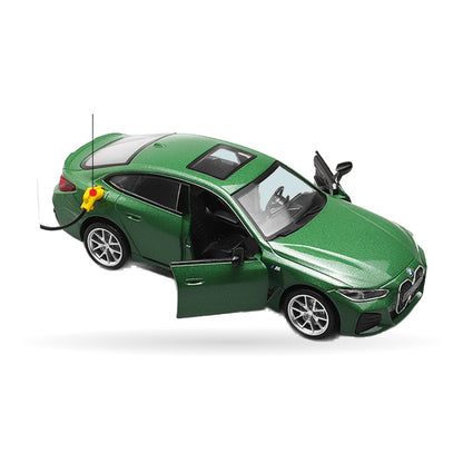1:34 BMW i4 M50