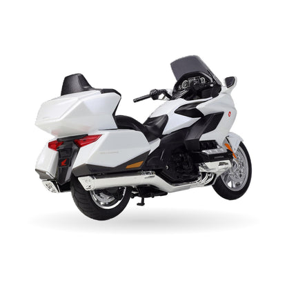 Honda Gold Wing (2020) die-cast model, detail view 3